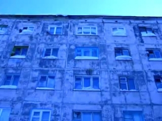 jump from the roof of a five-story building